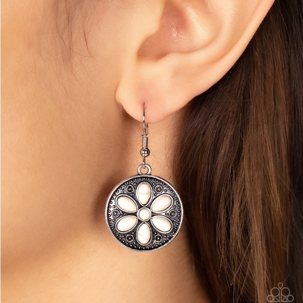 Vintage Silver Earrings White crackle stone